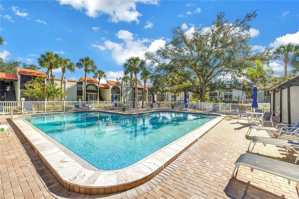 For Sale: $155,000 (1 beds, 1 baths, 714 Square Feet)