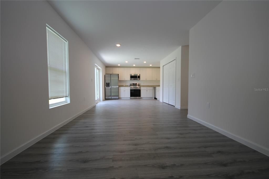 For Rent: $1,499 (3 beds, 2 baths, 1374 Square Feet)