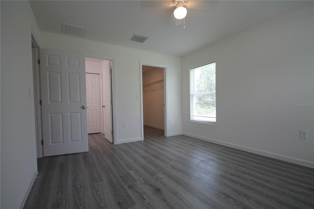 For Rent: $1,499 (3 beds, 2 baths, 1374 Square Feet)