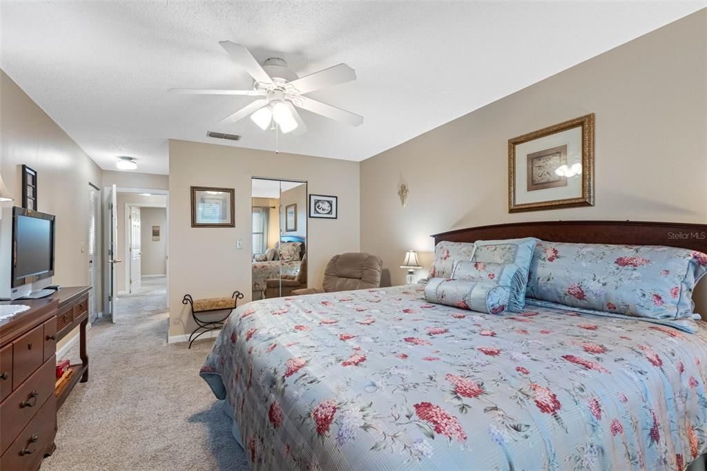 En Venta: $239,900 (2 camas, 2 baños, 1135 Pies cuadrados)