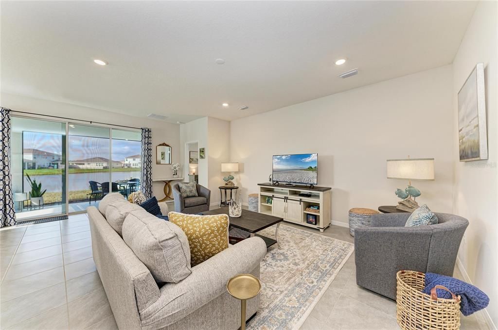 待售: $459,900 (4 贝兹, 2 浴室, 2036 平方英尺)