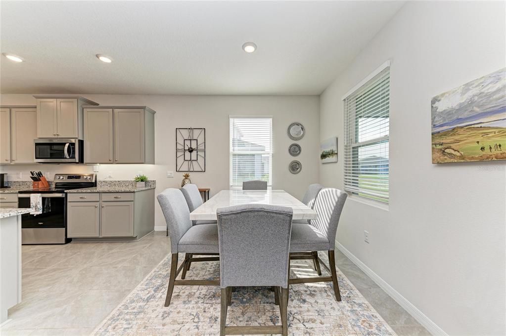 待售: $459,900 (4 贝兹, 2 浴室, 2036 平方英尺)