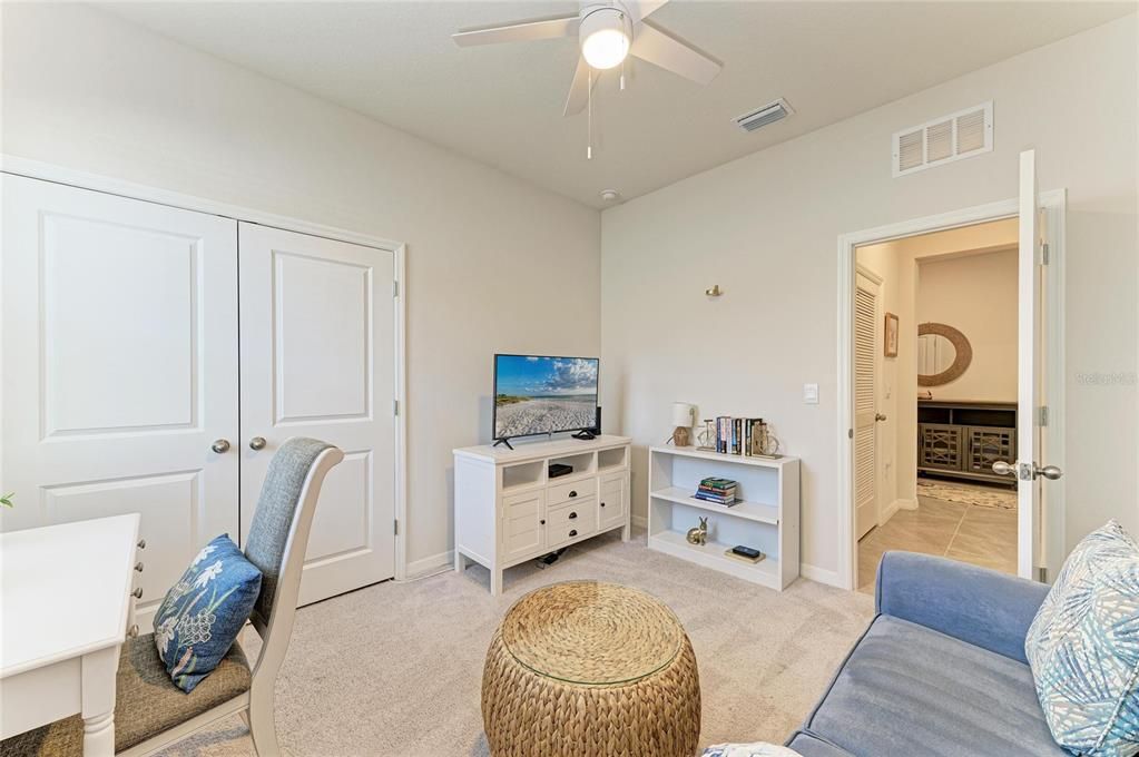 待售: $459,900 (4 贝兹, 2 浴室, 2036 平方英尺)