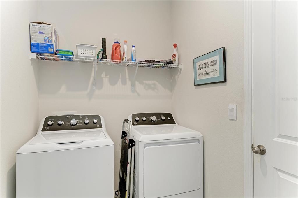 待售: $459,900 (4 贝兹, 2 浴室, 2036 平方英尺)