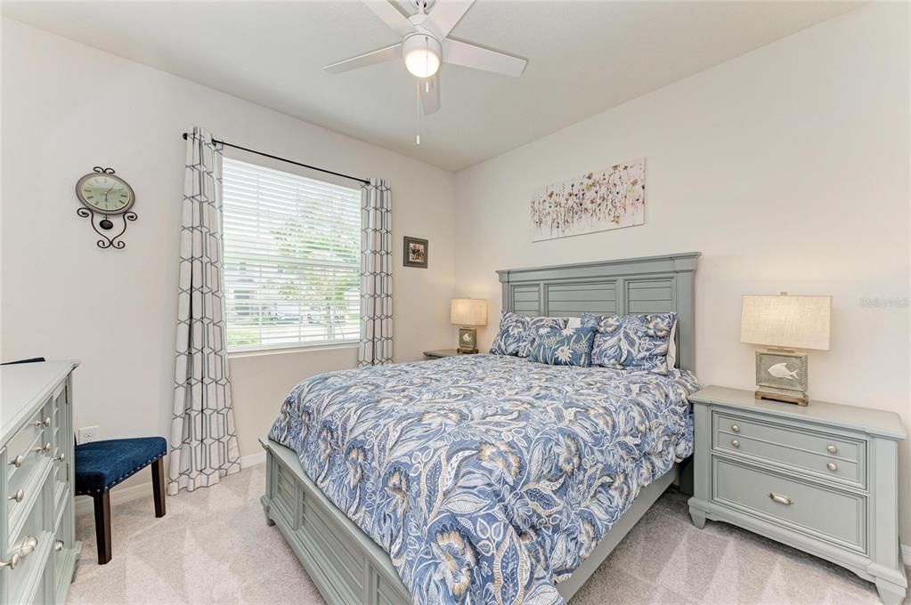 待售: $459,900 (4 贝兹, 2 浴室, 2036 平方英尺)