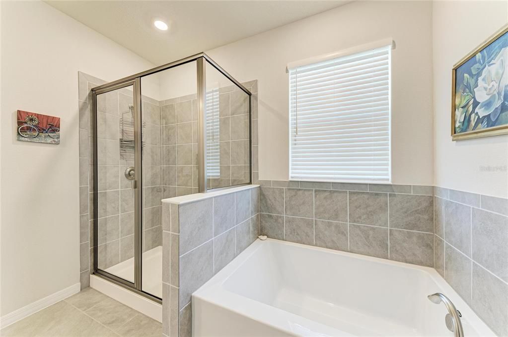 待售: $459,900 (4 贝兹, 2 浴室, 2036 平方英尺)