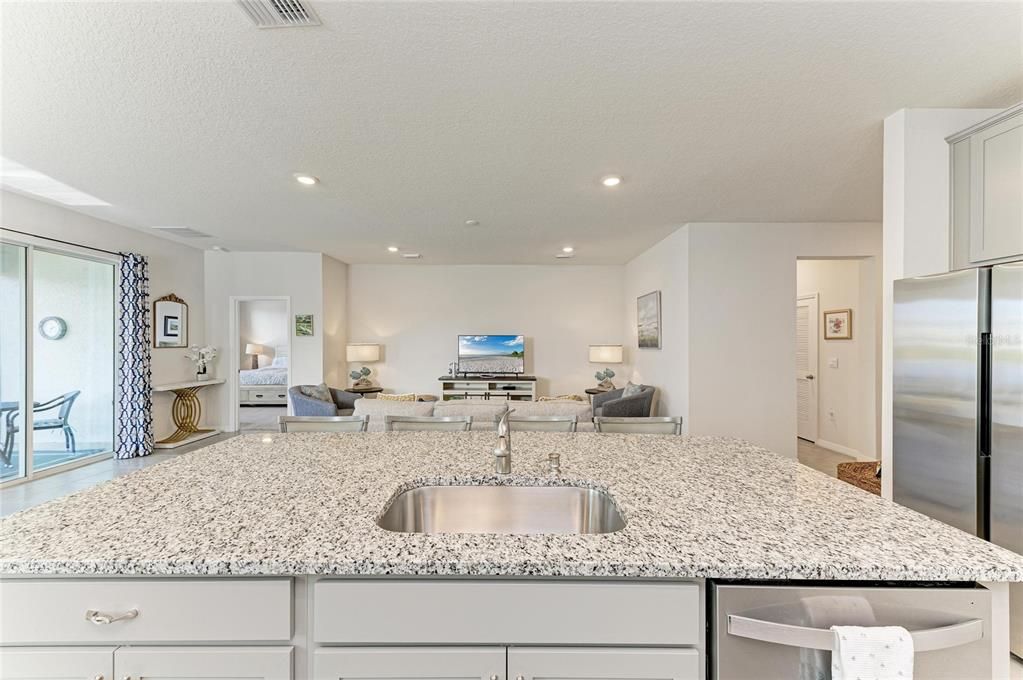 待售: $459,900 (4 贝兹, 2 浴室, 2036 平方英尺)