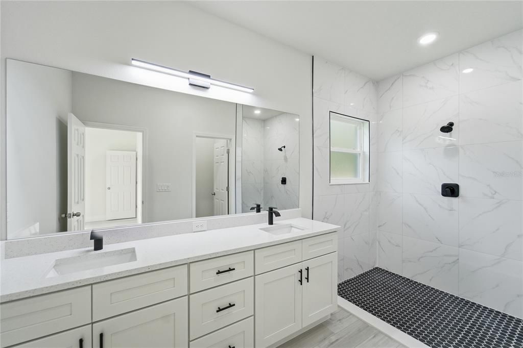 En Venta: $270,000 (3 camas, 2 baños, 1529 Pies cuadrados)