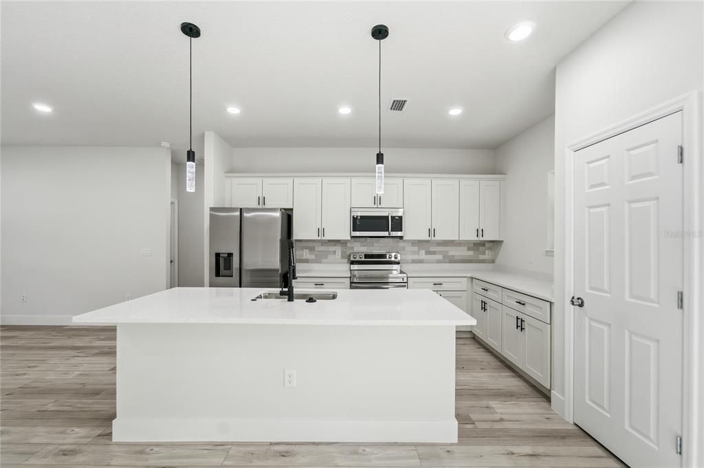 En Venta: $270,000 (3 camas, 2 baños, 1529 Pies cuadrados)