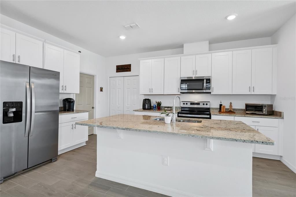 For Sale: $475,000 (4 beds, 2 baths, 2226 Square Feet)