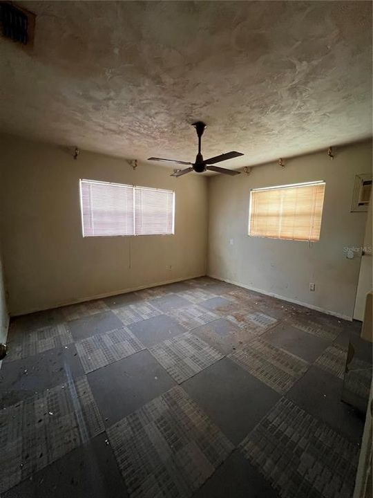 待售: $299,900 (3 贝兹, 2 浴室, 1438 平方英尺)