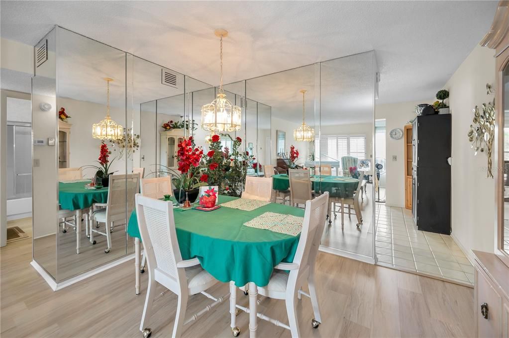 На продажу: $175,000 (2 спален, 2 ванн, 1100 Квадратных фут)