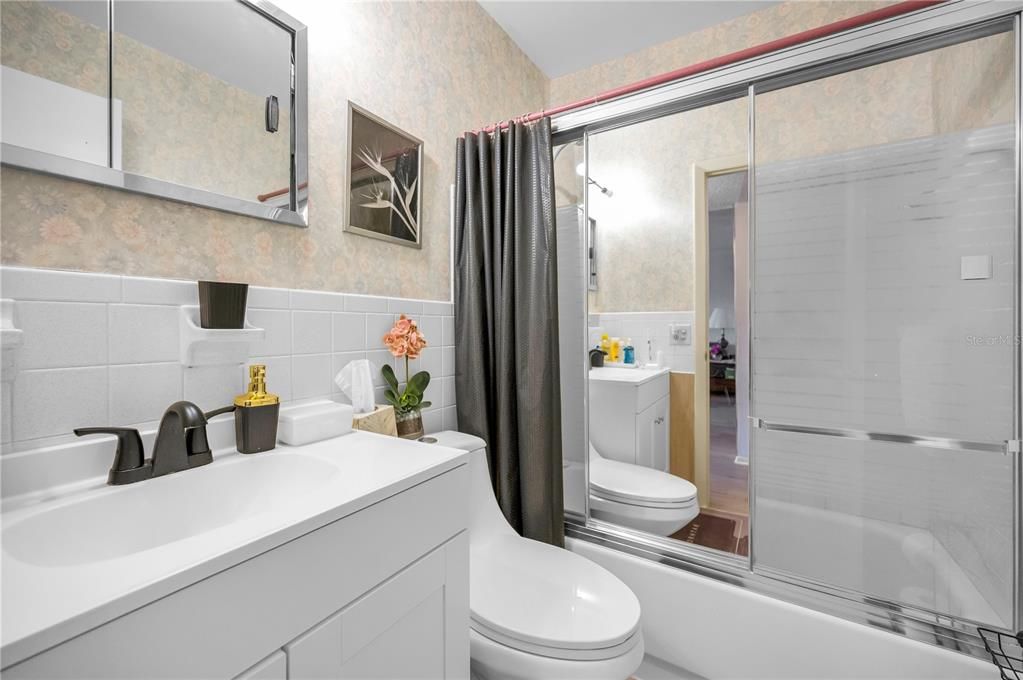 На продажу: $175,000 (2 спален, 2 ванн, 1100 Квадратных фут)