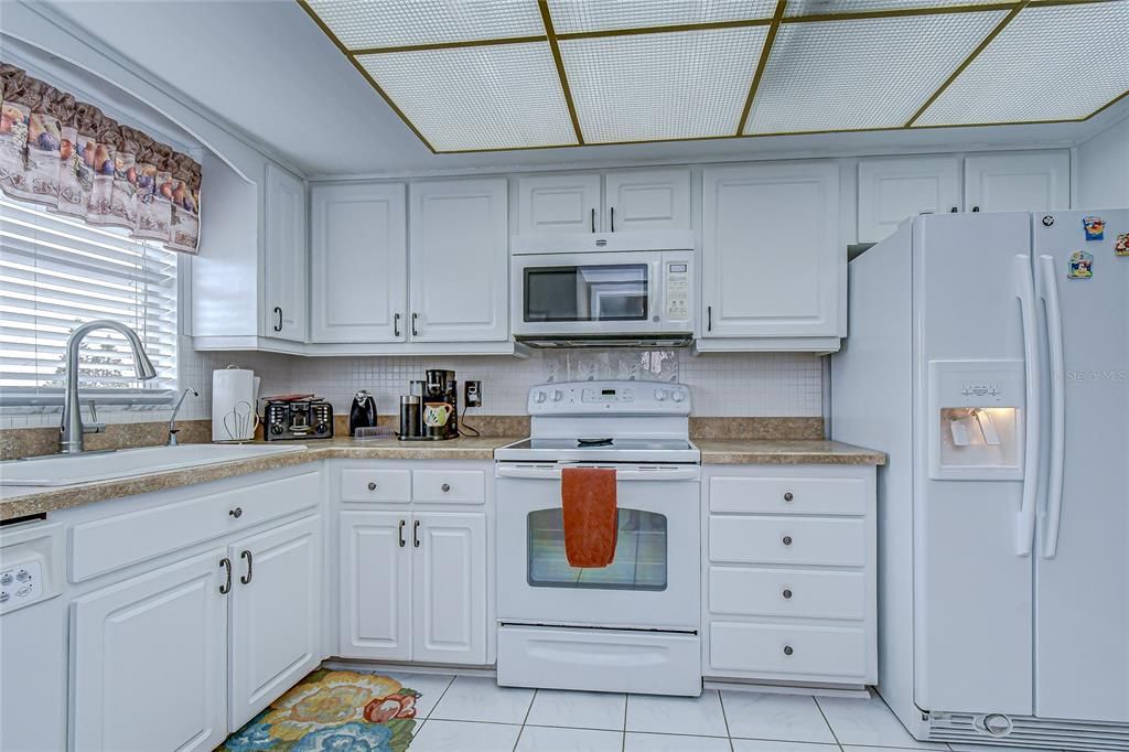 For Sale: $360,000 (2 beds, 2 baths, 1350 Square Feet)