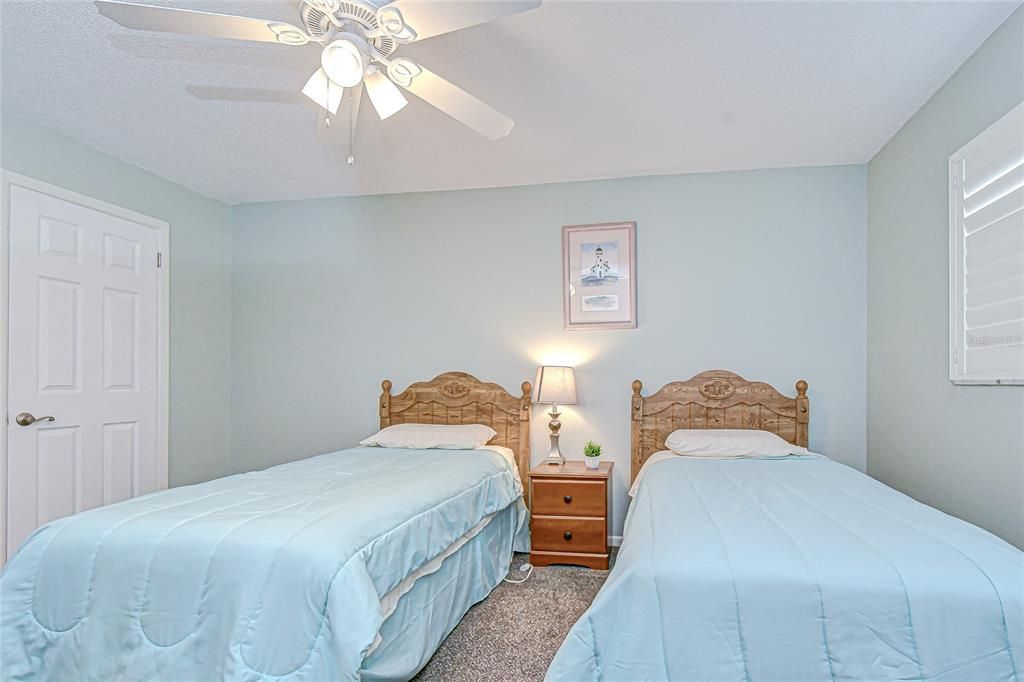 For Sale: $360,000 (2 beds, 2 baths, 1350 Square Feet)