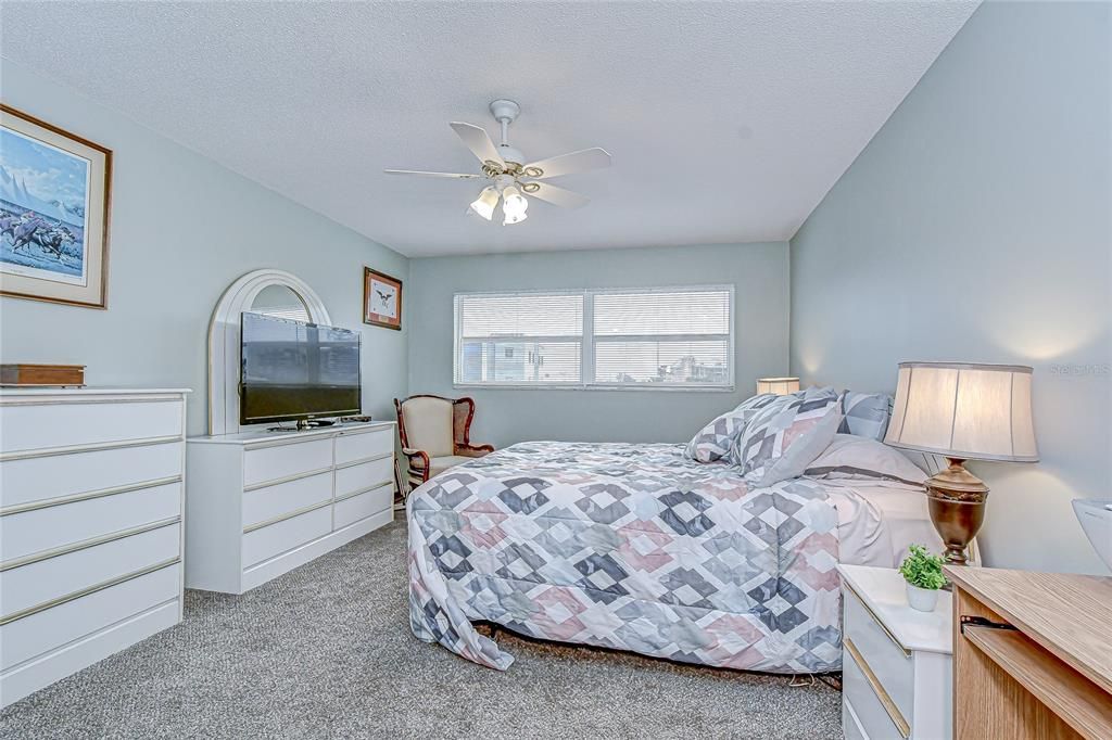 For Sale: $360,000 (2 beds, 2 baths, 1350 Square Feet)