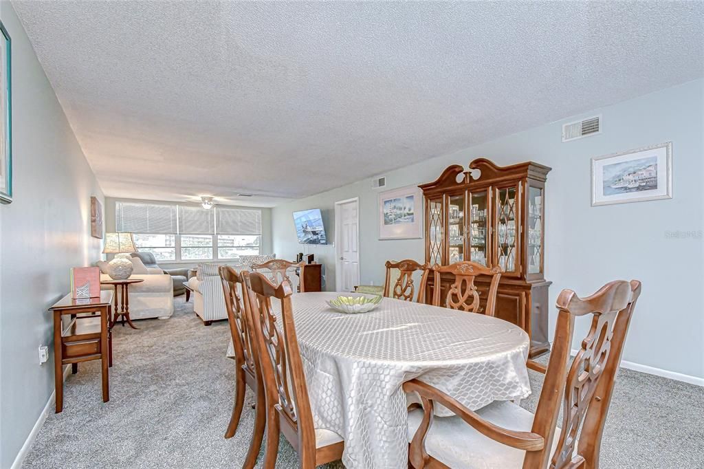 For Sale: $360,000 (2 beds, 2 baths, 1350 Square Feet)