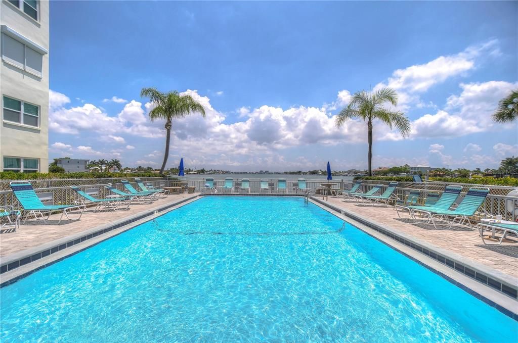 For Sale: $360,000 (2 beds, 2 baths, 1350 Square Feet)