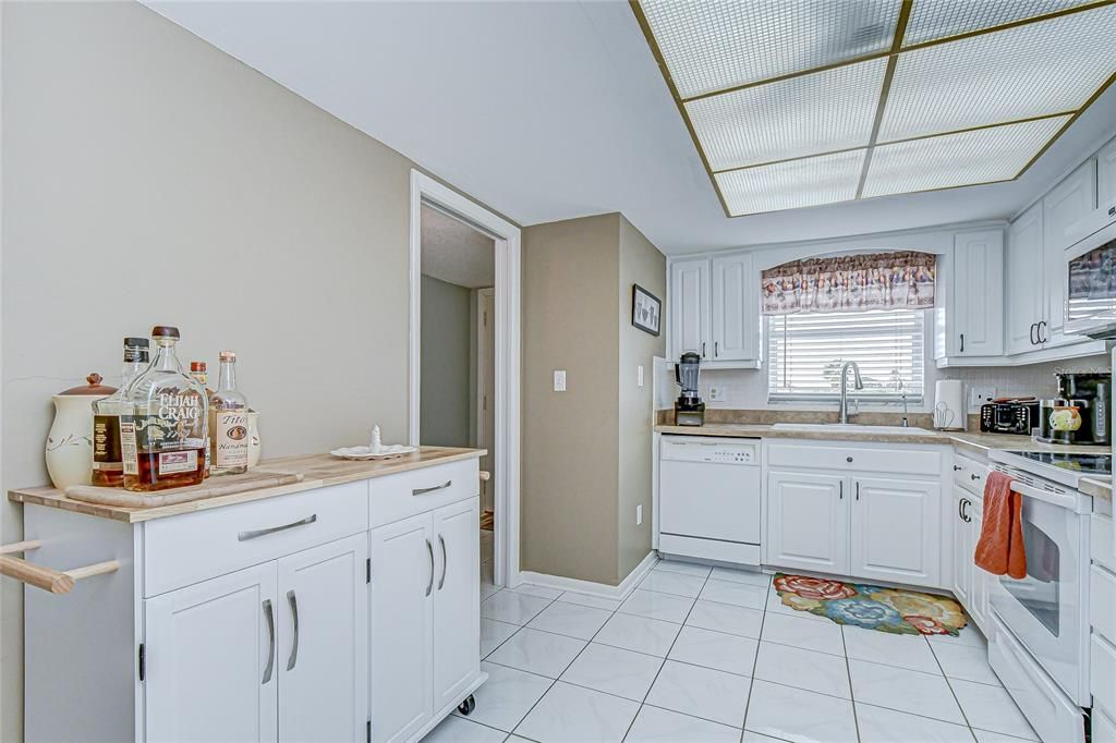 For Sale: $360,000 (2 beds, 2 baths, 1350 Square Feet)