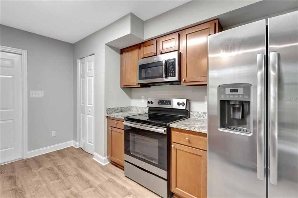 待售: $425,000 (3 贝兹, 2 浴室, 1548 平方英尺)