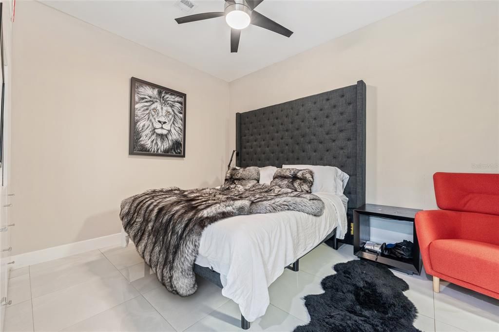 For Rent: $2,950 (1 beds, 1 baths, 891 Square Feet)