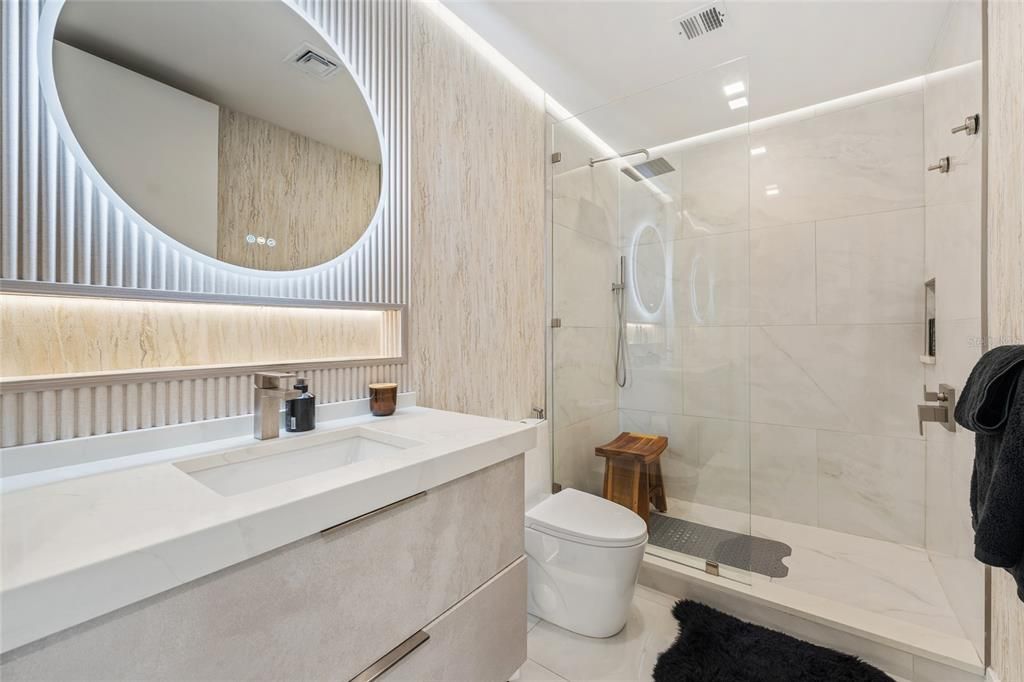 For Rent: $2,950 (1 beds, 1 baths, 891 Square Feet)