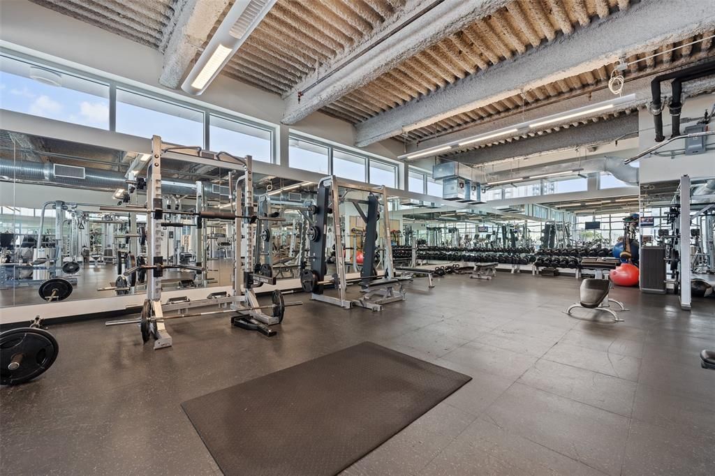 For Rent: $2,950 (1 beds, 1 baths, 891 Square Feet)