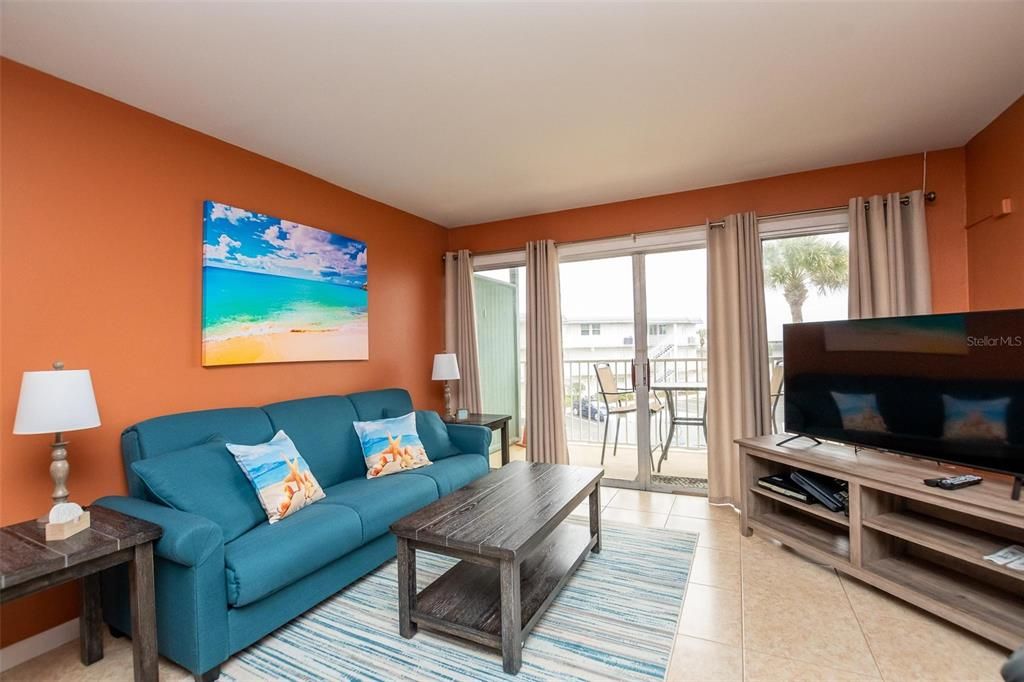 For Rent: $3,500 (2 beds, 2 baths, 889 Square Feet)