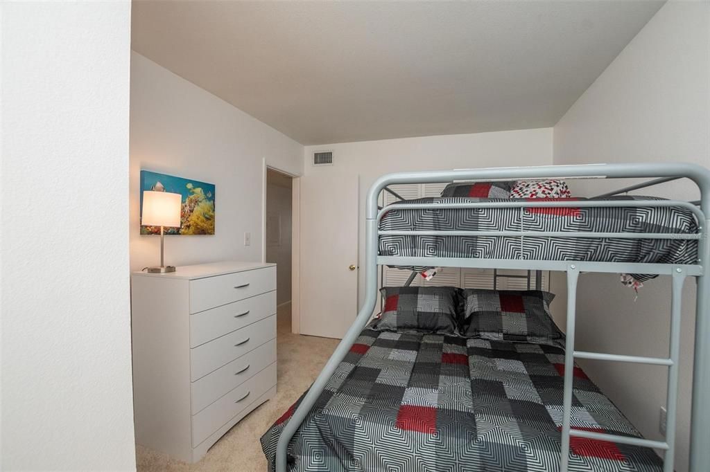 For Rent: $3,500 (2 beds, 2 baths, 889 Square Feet)