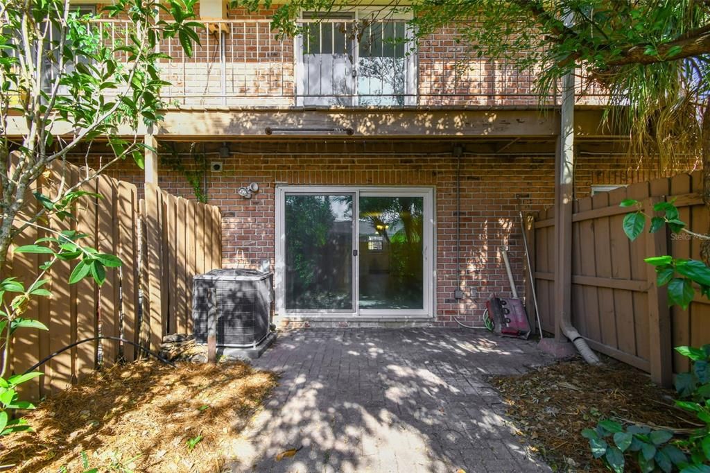 На продажу: $199,000 (2 спален, 2 ванн, 1248 Квадратных фут)