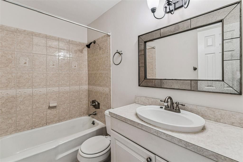 На продажу: $199,000 (2 спален, 2 ванн, 1248 Квадратных фут)