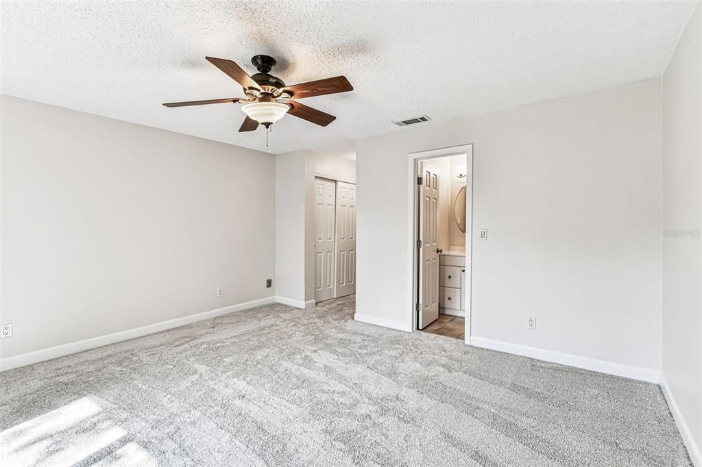 На продажу: $199,000 (2 спален, 2 ванн, 1248 Квадратных фут)