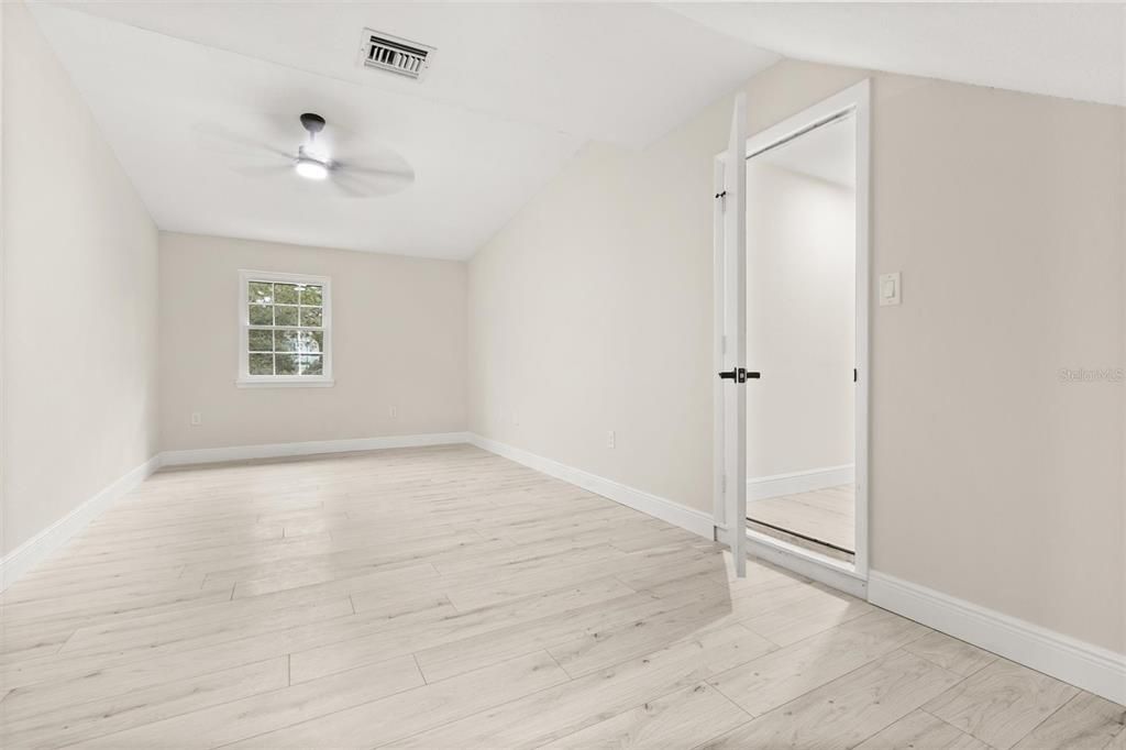 En Venta: $679,900 (4 camas, 2 baños, 2507 Pies cuadrados)