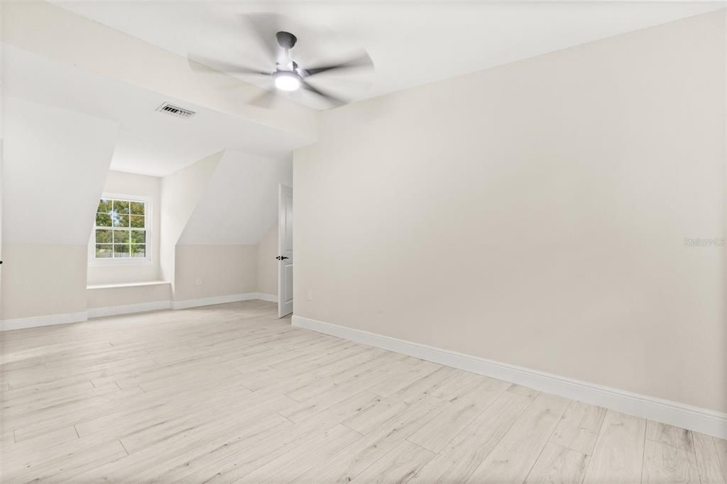 En Venta: $679,900 (4 camas, 2 baños, 2507 Pies cuadrados)