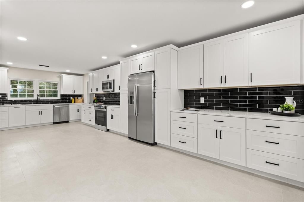 En Venta: $679,900 (4 camas, 2 baños, 2507 Pies cuadrados)