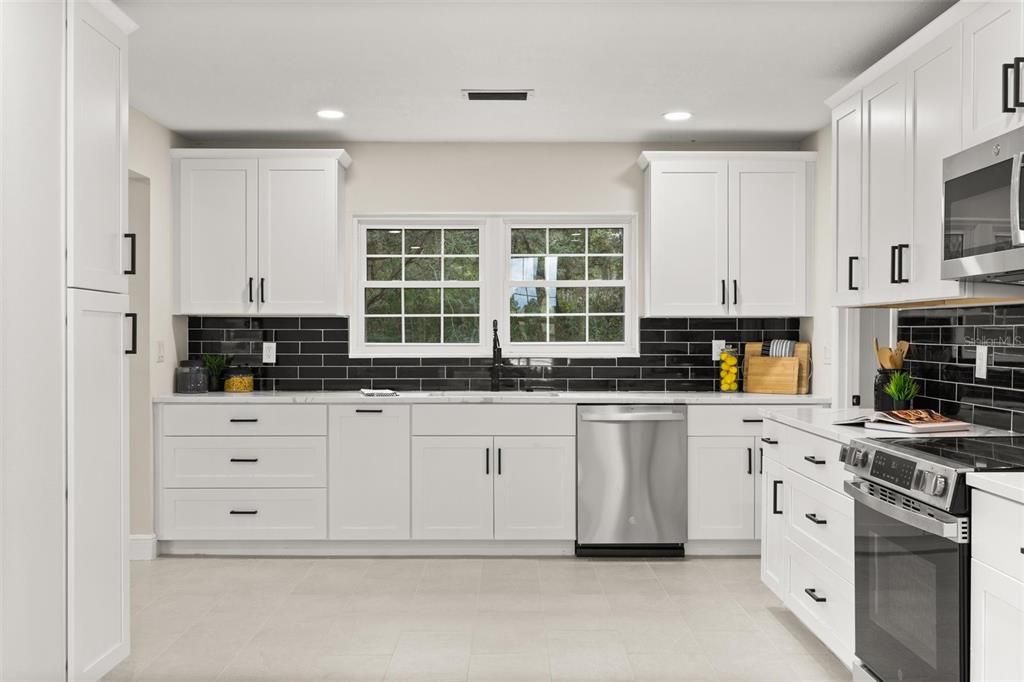 En Venta: $679,900 (4 camas, 2 baños, 2507 Pies cuadrados)