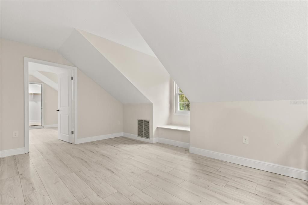 En Venta: $679,900 (4 camas, 2 baños, 2507 Pies cuadrados)