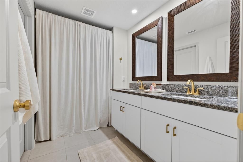 For Rent: $3,350 (4 beds, 3 baths, 2077 Square Feet)