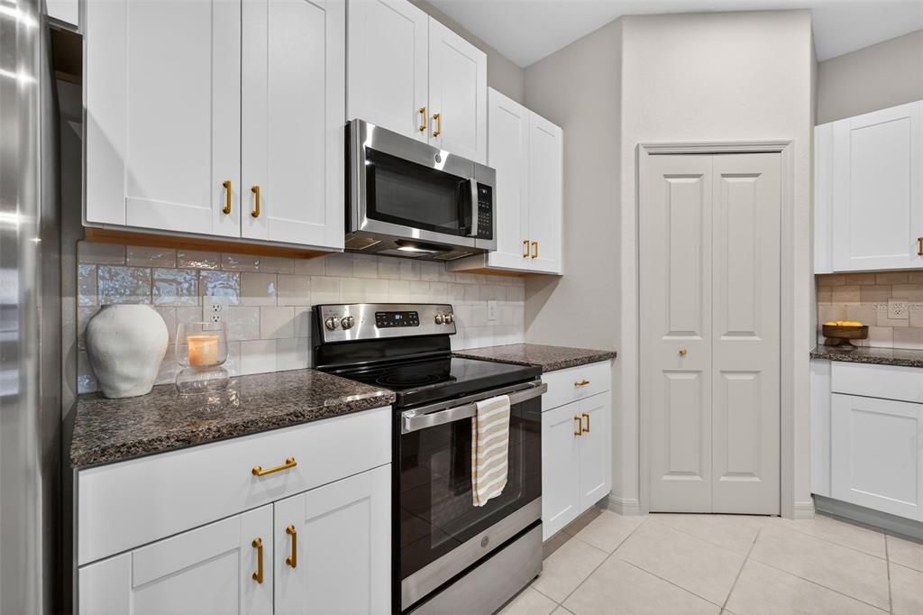 For Rent: $3,350 (4 beds, 3 baths, 2077 Square Feet)