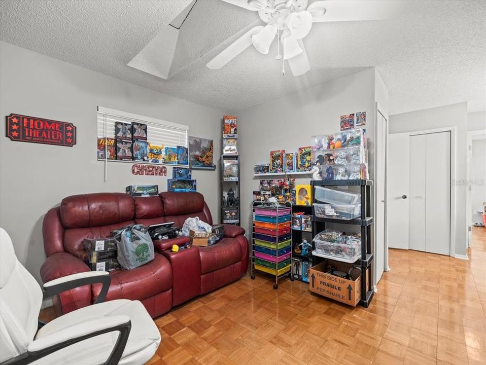 待售: $380,000 (4 贝兹, 3 浴室, 2095 平方英尺)