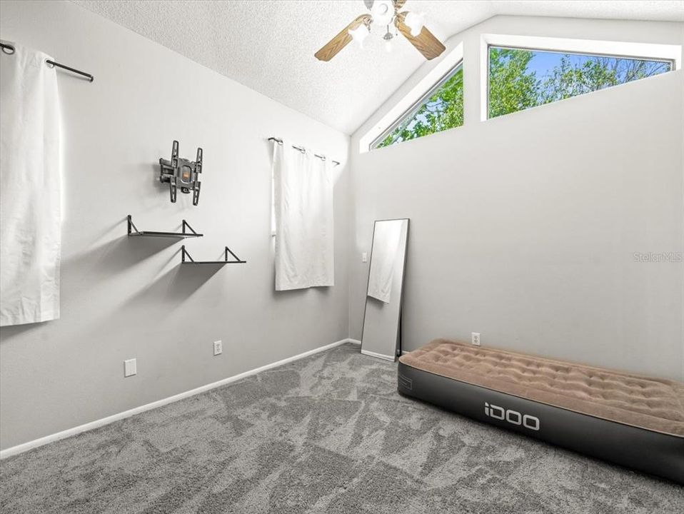 待售: $380,000 (4 贝兹, 3 浴室, 2095 平方英尺)