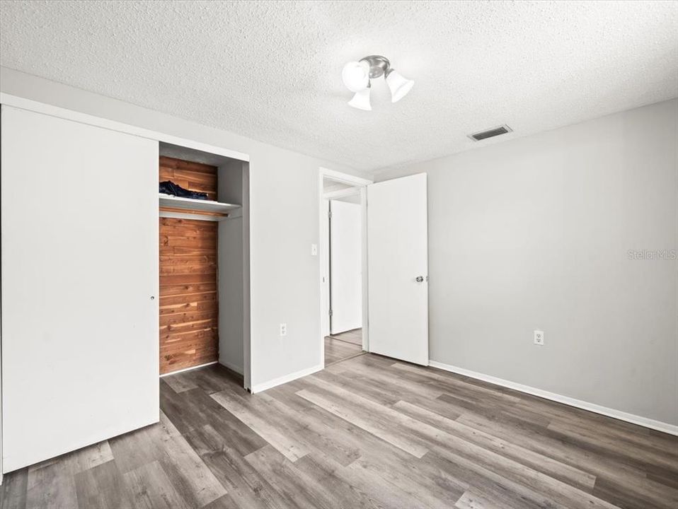 待售: $380,000 (4 贝兹, 3 浴室, 2095 平方英尺)