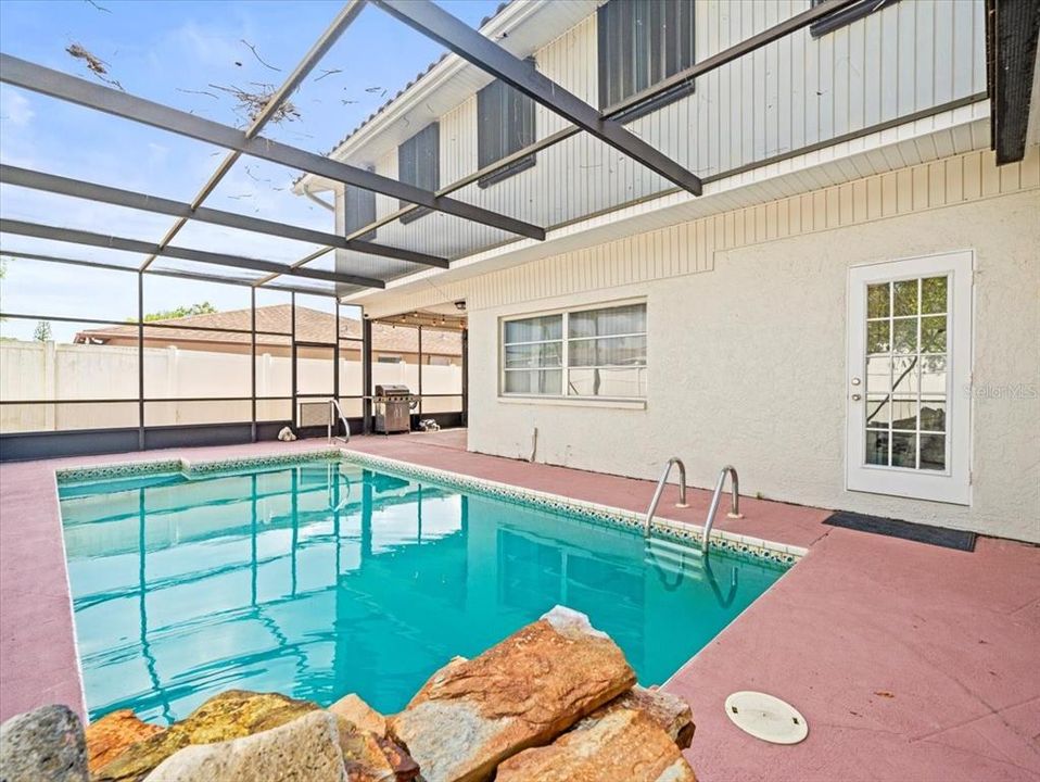 待售: $380,000 (4 贝兹, 3 浴室, 2095 平方英尺)