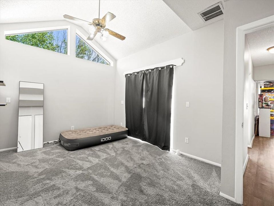 待售: $380,000 (4 贝兹, 3 浴室, 2095 平方英尺)