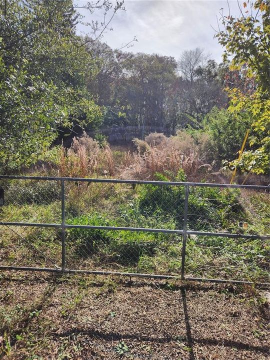 На продажу: $115,000 (3.13 acres)