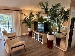 待售: $650,000 (3 贝兹, 2 浴室, 1558 平方英尺)