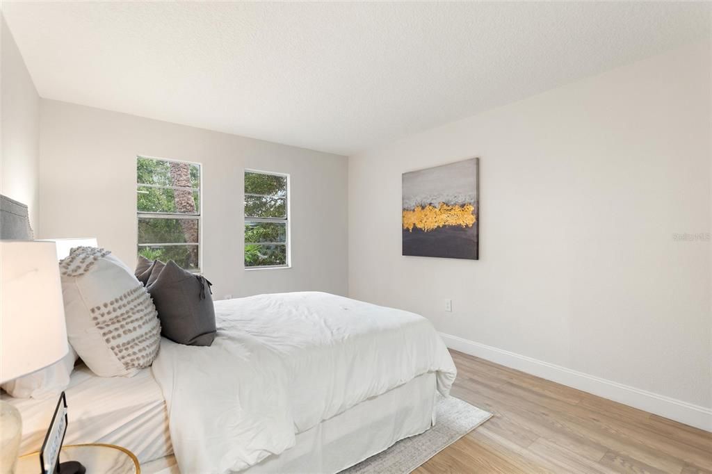 For Sale: $119,000 (1 beds, 1 baths, 670 Square Feet)