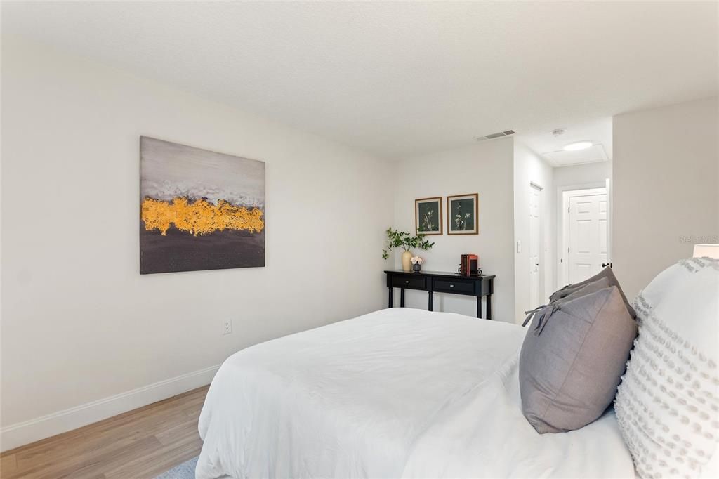 For Sale: $119,000 (1 beds, 1 baths, 670 Square Feet)