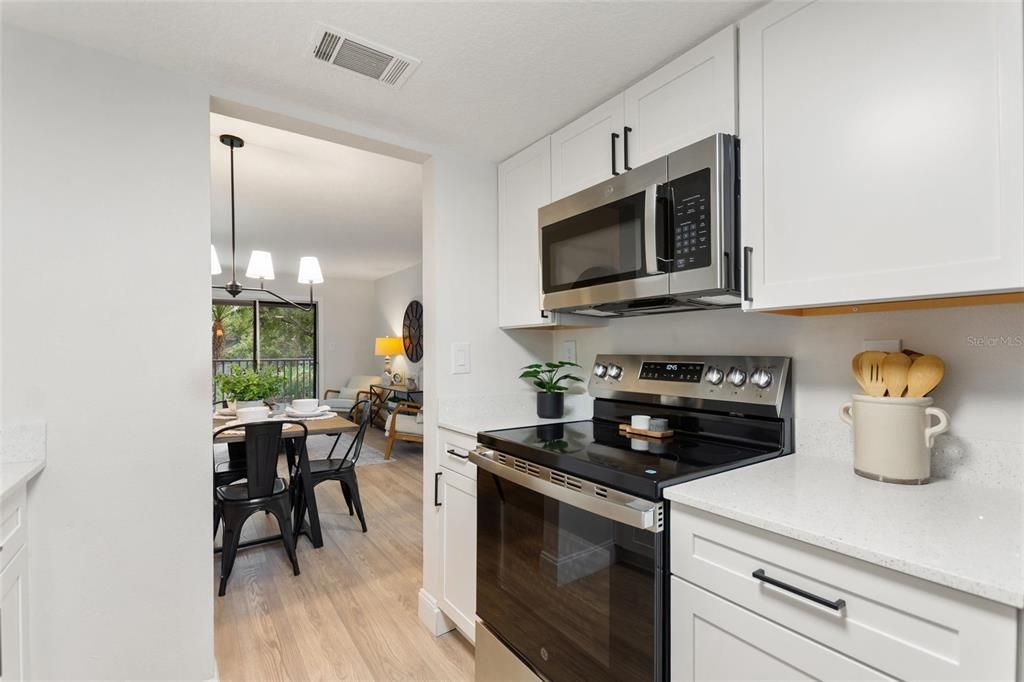 For Sale: $119,000 (1 beds, 1 baths, 670 Square Feet)