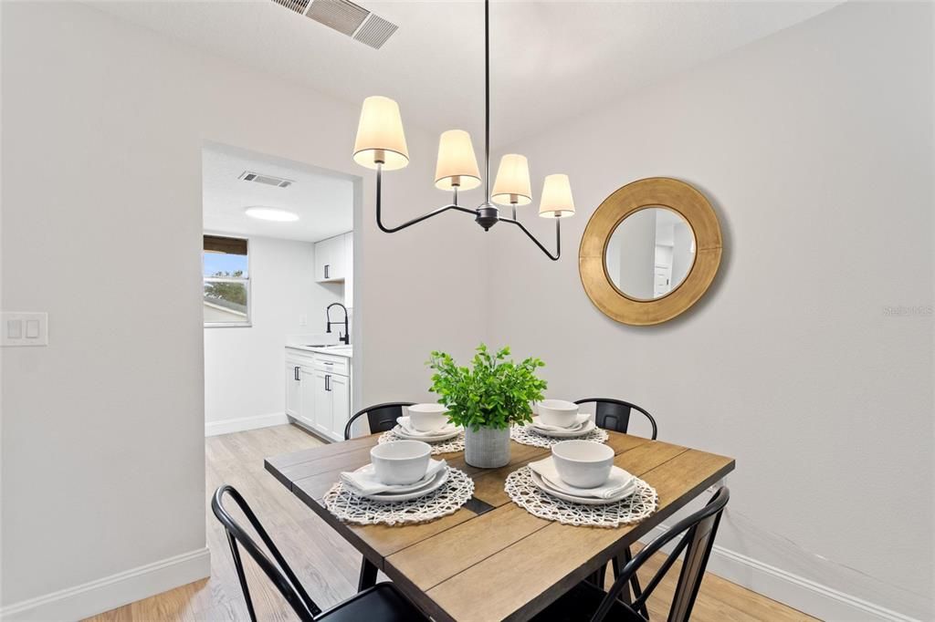 For Sale: $119,000 (1 beds, 1 baths, 670 Square Feet)